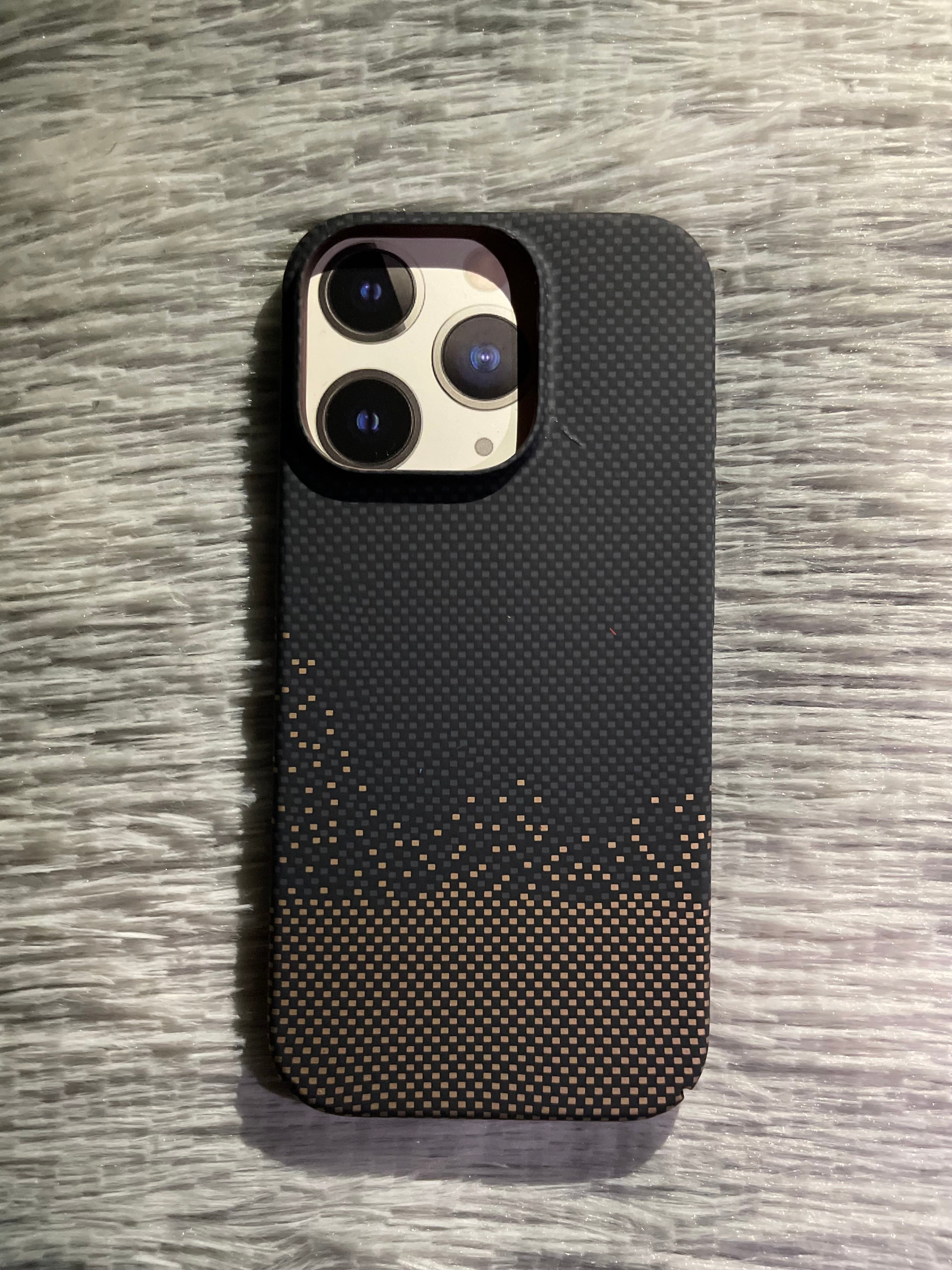 Carbon Fibre Texture Slim Case For iphone 16 pro